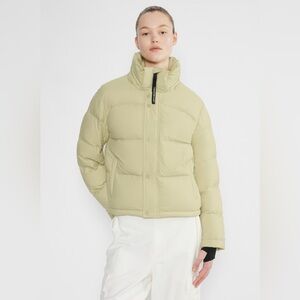 ❌SOLD on Mercari WORN-ONCE The Super Puff™ Shorty - cliMATTE™ in Banana Size M